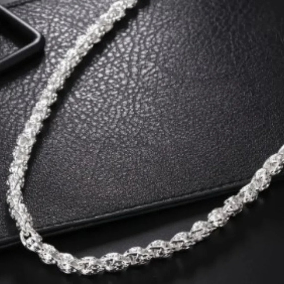 NWT 925 Sterling Silver Snake Bone Chain Necklace - Hypoallergenic, Nickel-free - Picture 2 of 7